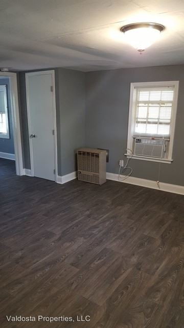 Building Photo - 1 br, 1 bath House - 401 E. Alden Avenue