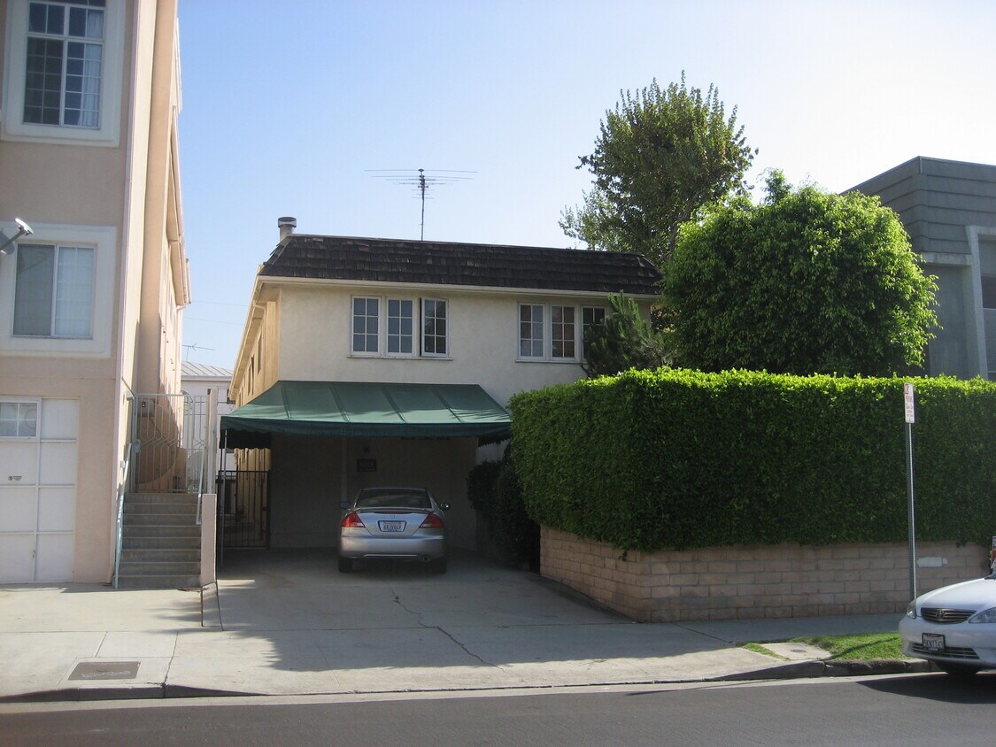Primary Photo - 1408 Wellesley Ave
