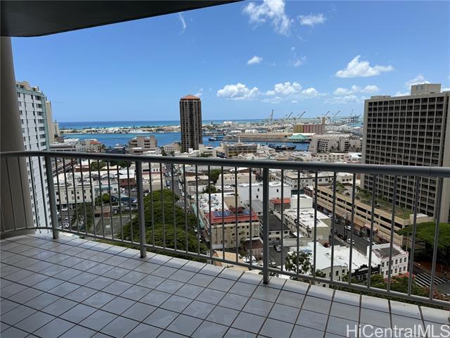 Building Photo - 1212 Nuuanu Ave