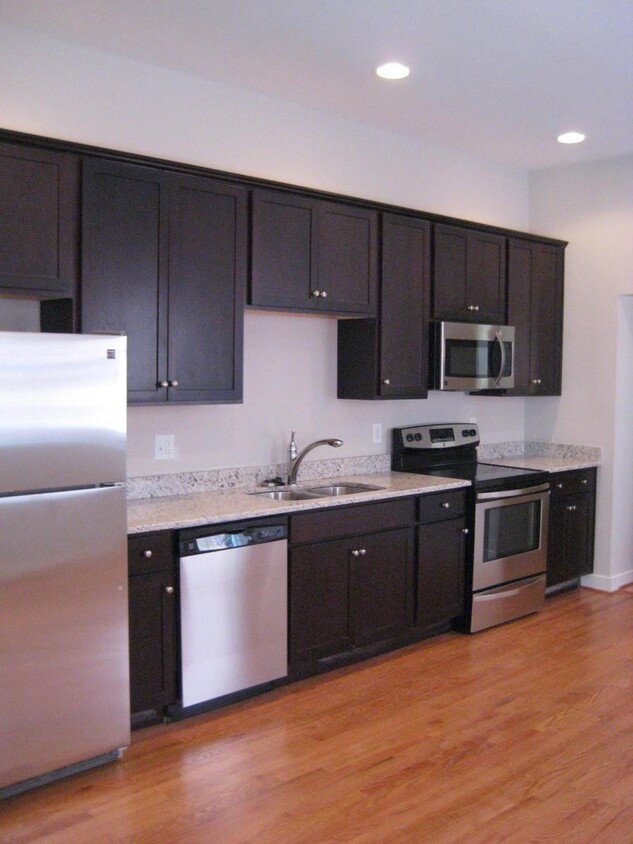 Foto principal - 3126 W Cary St