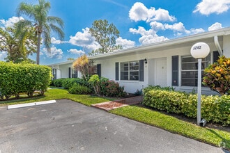 Building Photo - 5242 Privet Pl