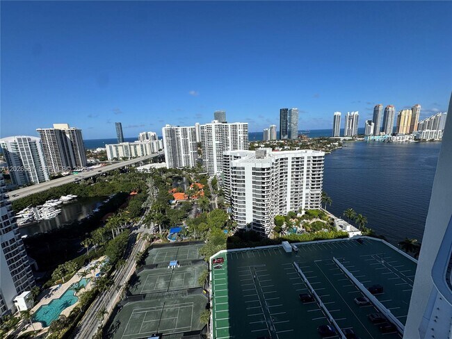 Foto del edificio - 3530 Mystic Pointe Dr