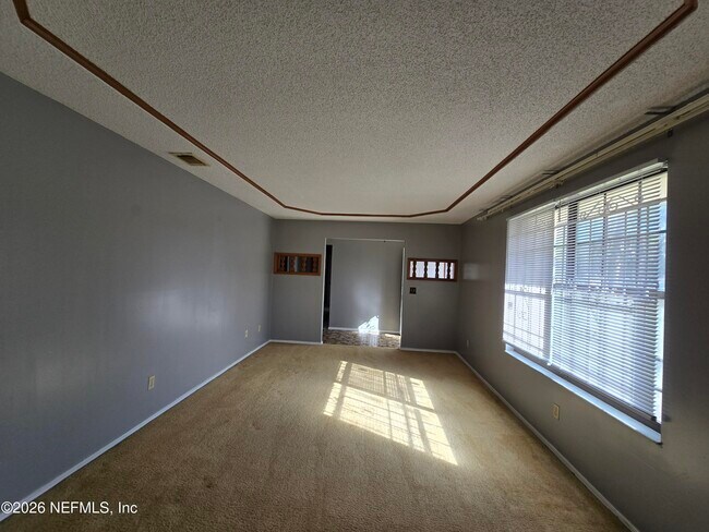 Foto del edificio - 5639 Sophist Cir N