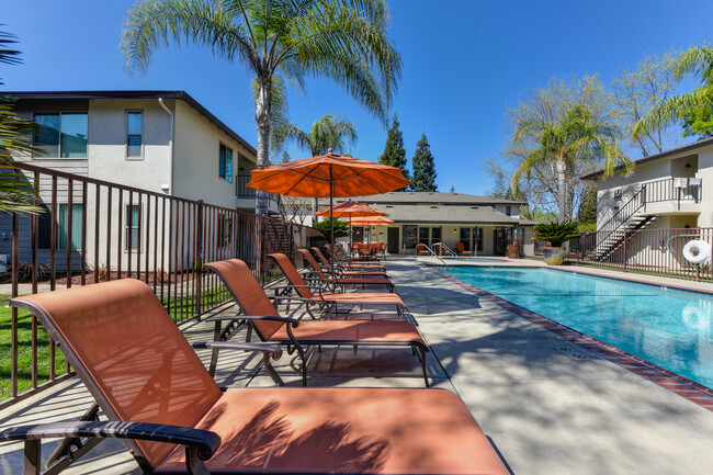 Building Photo - Hazel Wood Apartments