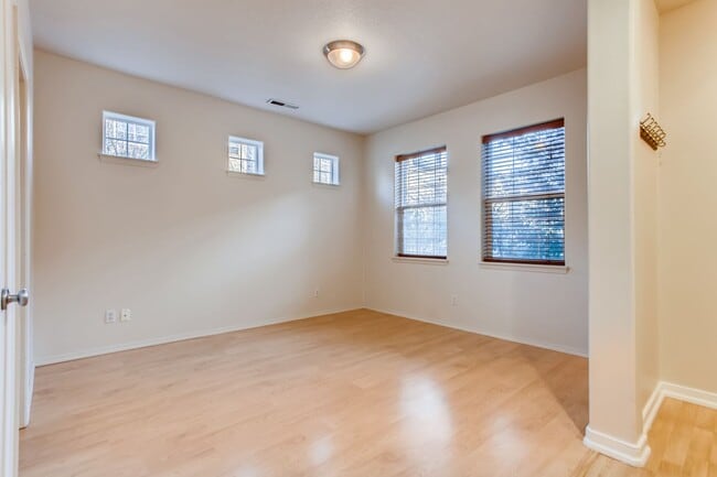 Building Photo - Stylish Townhome with Dual Primary Suites, Bonus Room & Prime Location Near Intel!