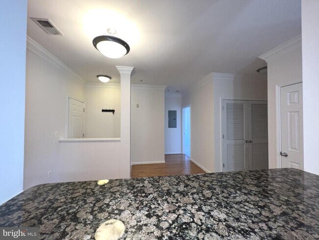 Foto del edificio - 4852 Eisenhower Ave