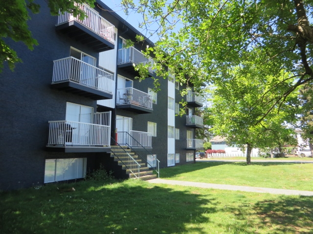 Primary Photo - Highland Apartments