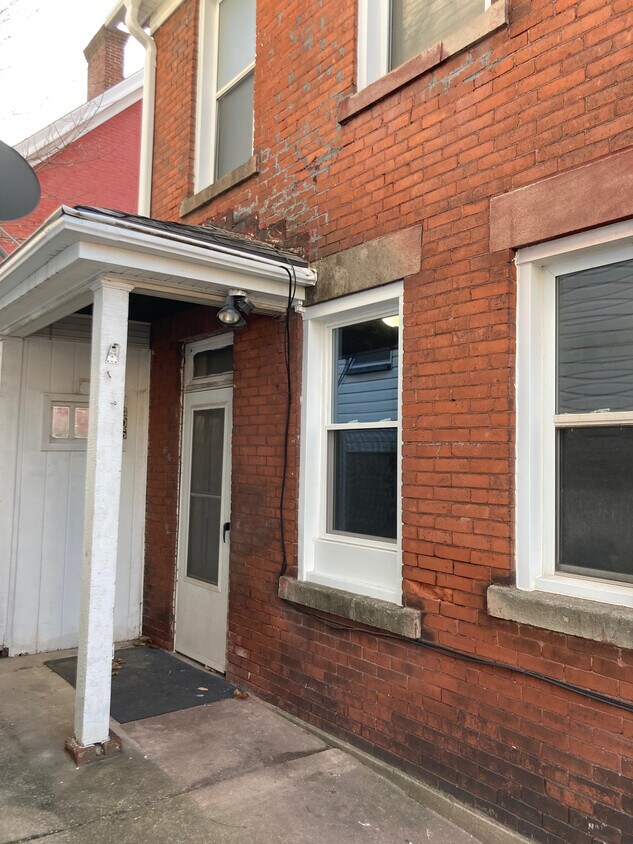 Foto principal - 406 Wabana St