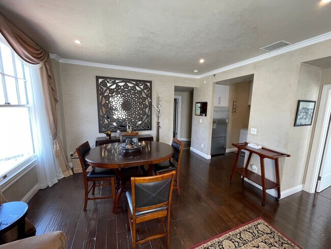 Foto del edificio - Historic Property w/ Top Notch Amenities (...
