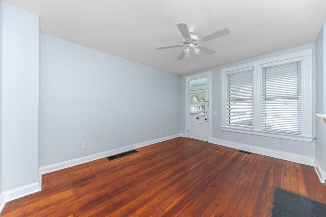 Foto del edificio - 333 W 9th St