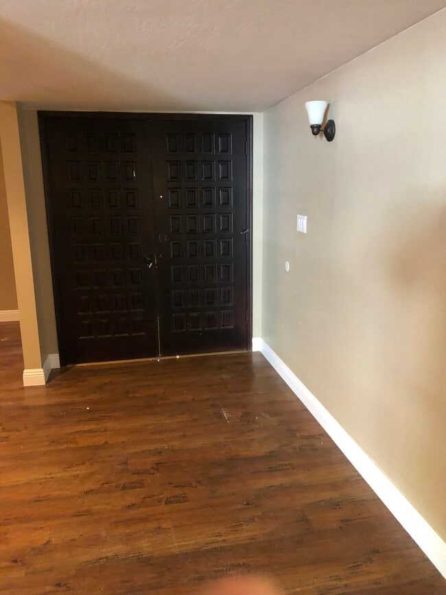 main entry - 7012 E Redfield Rd