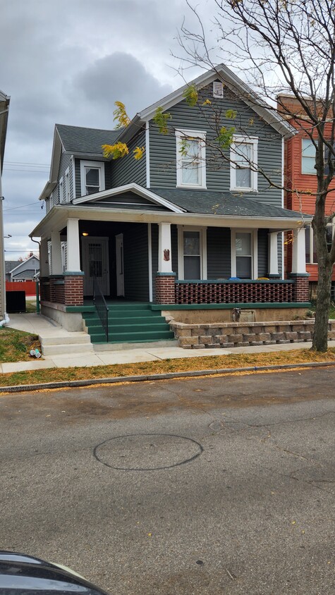 Foto principal - 52 Fairground Ave