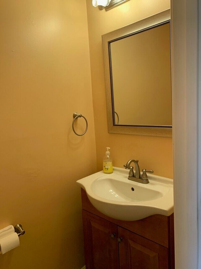 Foto del edificio - 3 Bedrom 2.5 Bath Townhouse