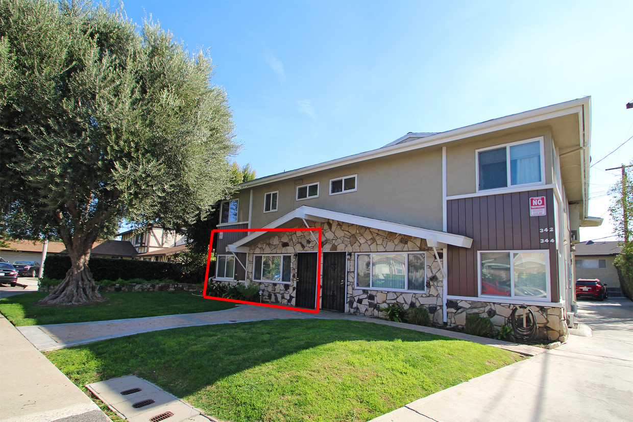 Unit 340 - 340 E Rossellen Pl