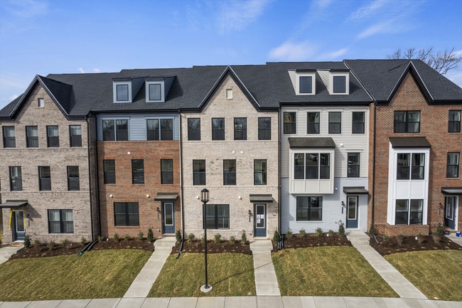 Building Photo - 596 Hazel Dr