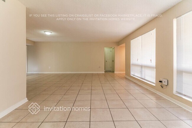 Foto del edificio - 7937 Fairway Blvd
