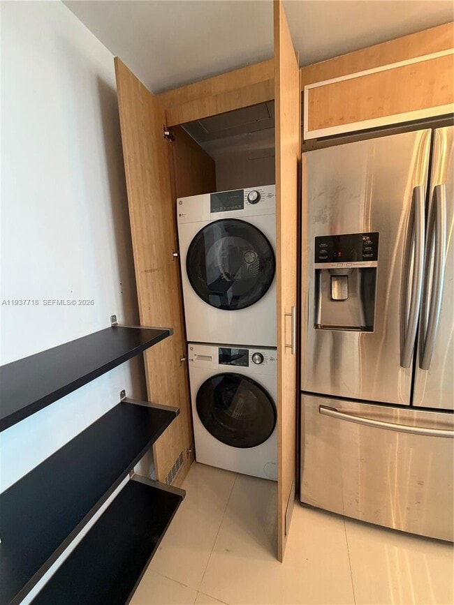 Building Photo - 10275 Collins Ave