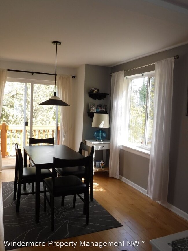 Building Photo - 2 br, 2 bath House - 7437 210th St SW #1