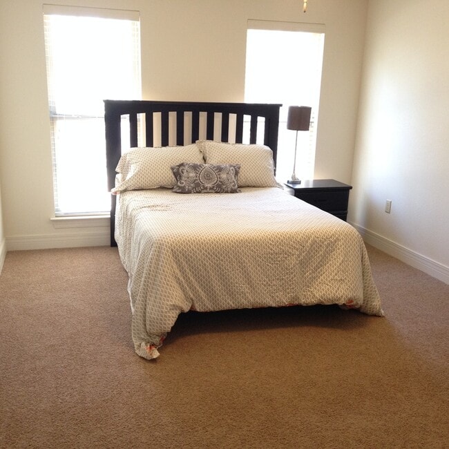 Bed Room - 1220 E Kentucky Ave