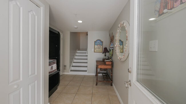 Building Photo - 137 S Berkley Sq