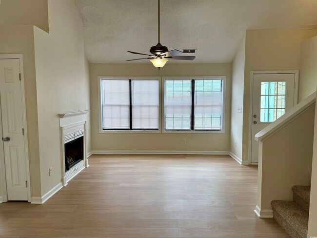 Foto del edificio - 911 Charles St