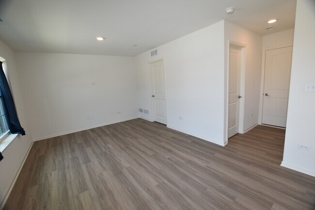 Foto del edificio - 2945 Showplace Dr