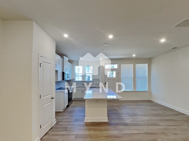 Building Photo - 1548 Cedar Tree Dr
