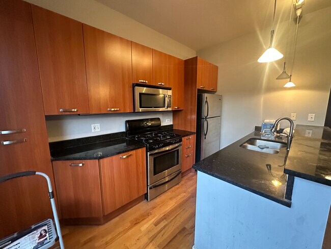 Foto del edificio - 1308 W North Shore Ave