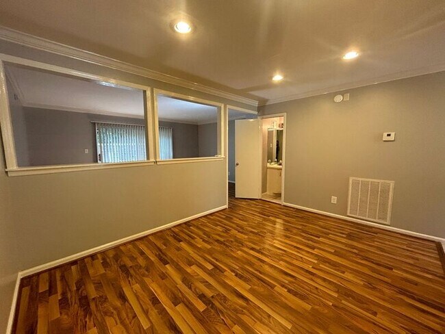 Foto del edificio - 806 Vestavia Villa Ct