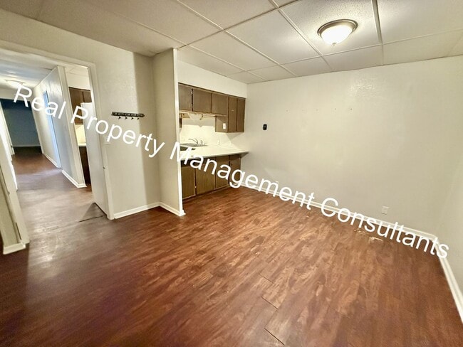 Foto del edificio - 3 Bed 2 Bath Duplex Now Available!