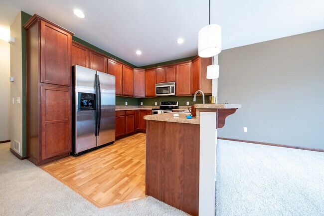 Foto del edificio - 11925 Emery Village Dr N