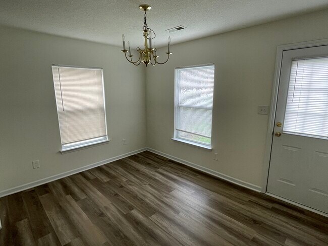 Foto del edificio - 7409 Lady Liberty Ln