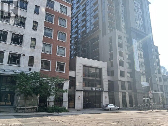 Photo du bâtiment - 150 Main St W