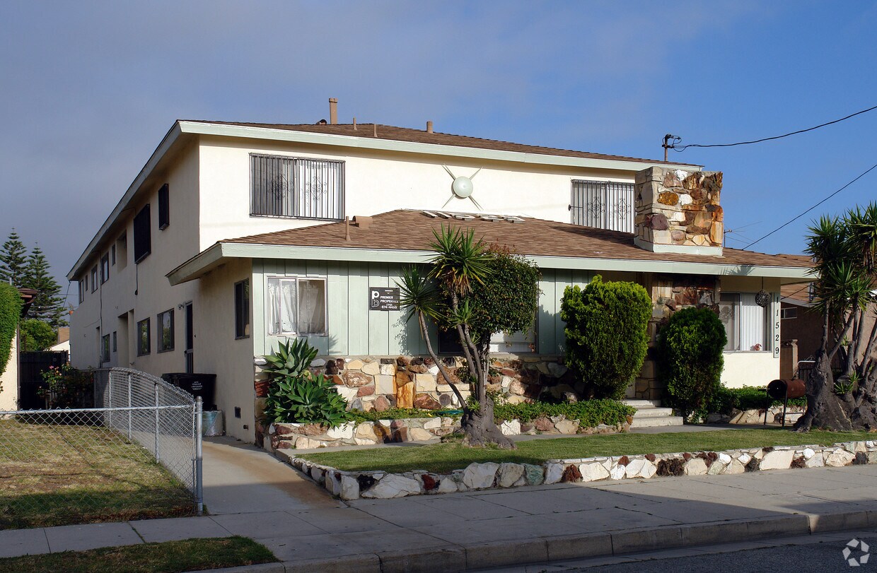 Foto del edificio - 11529 York Ave