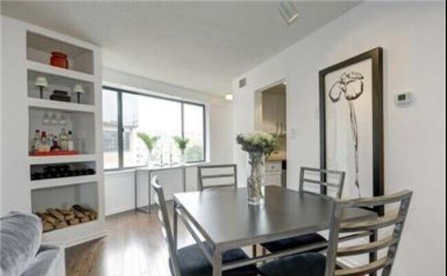 Área de comedor - 3 Washington Cir NW