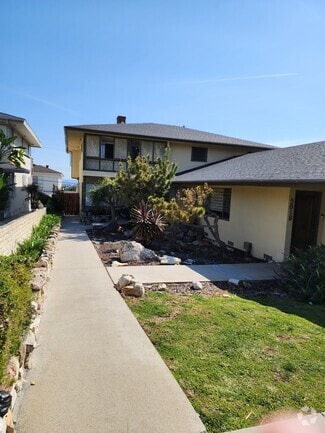 Building Photo - 5014 W 58th Pl