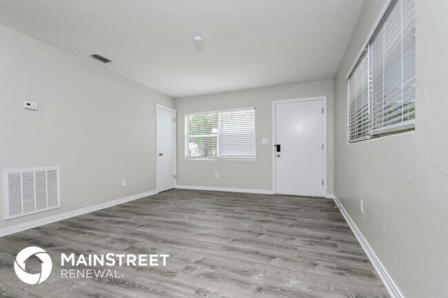 Foto del edificio - 1540 Huntington St