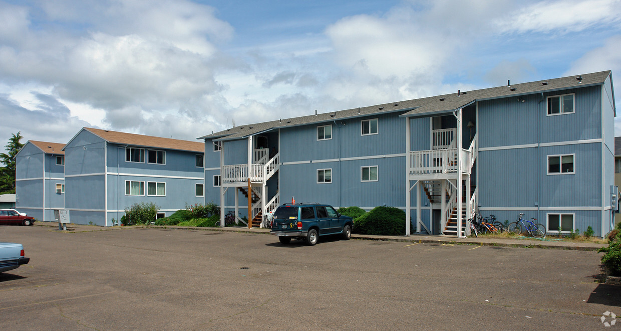 Building Photo - Bluewood Apartments