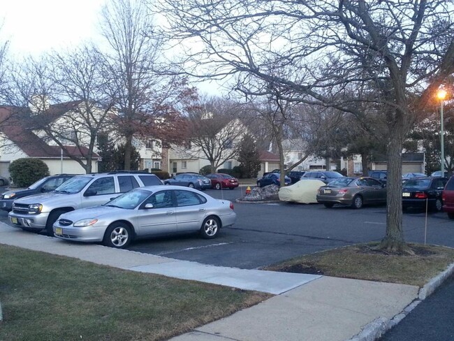 Foto del edificio - 30 Chatham Ct