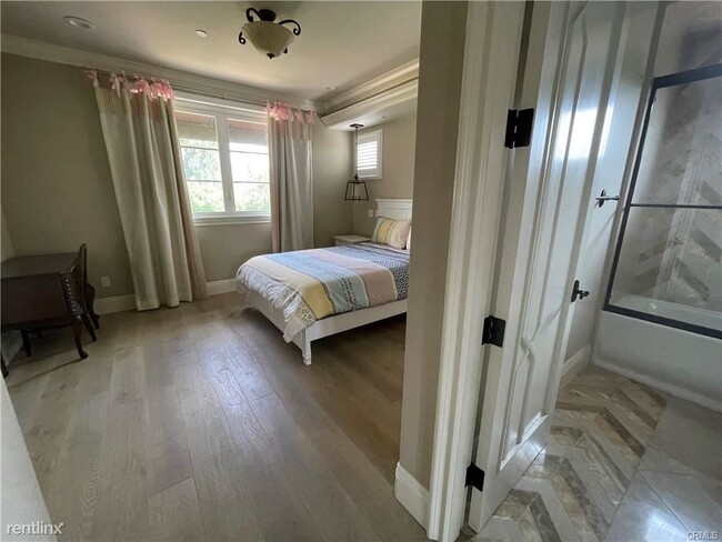 Building Photo - 4 br, 5 bath House - 2218 Lee Ave