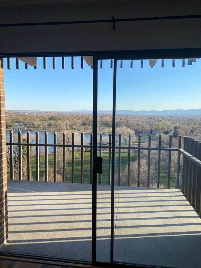 Su vista de Wash Park, al otro lado de la calle - 480 S Marion Pky