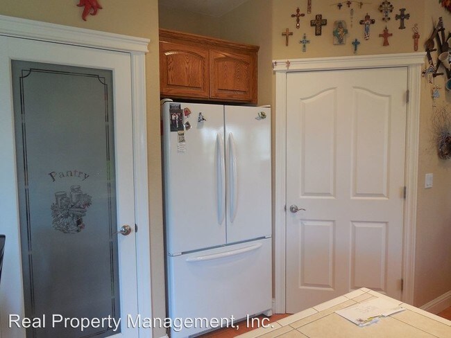 Building Photo - 1378 Spinnaker Dr