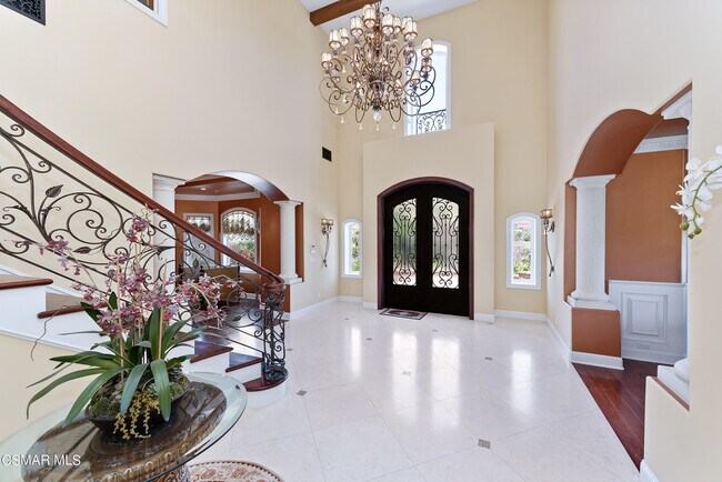 Building Photo - 2462 Lost Canyons Dr