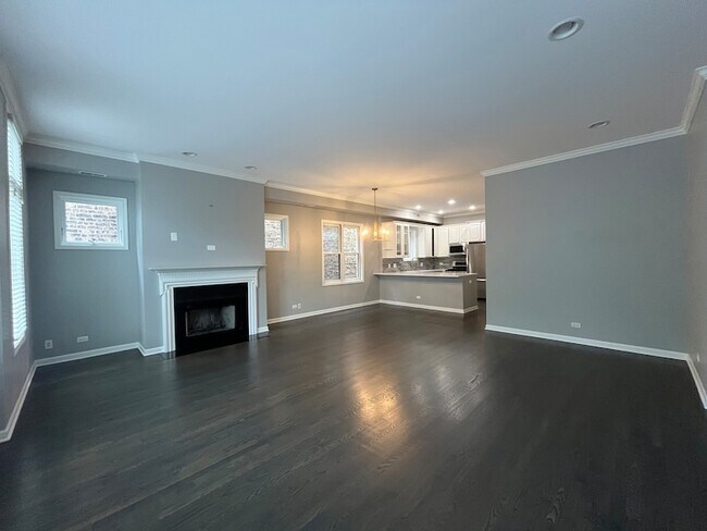 Photo - 540 W Oakdale Avenue Unit 2W Apartment