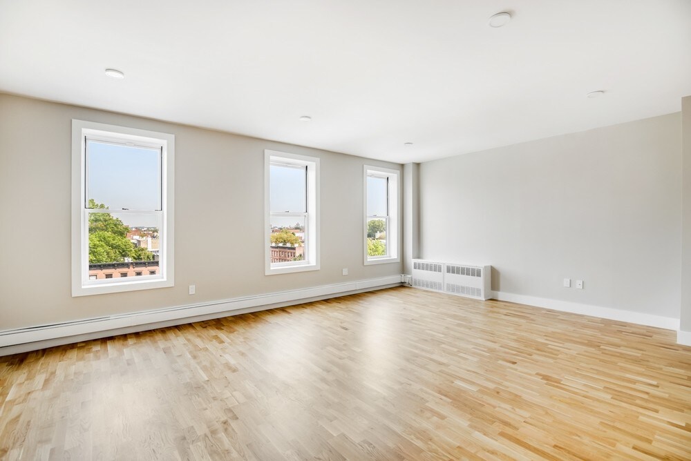 Foto principal - 378 Washington Ave
