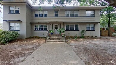 Building Photo - 1464 Holmesdale Rd