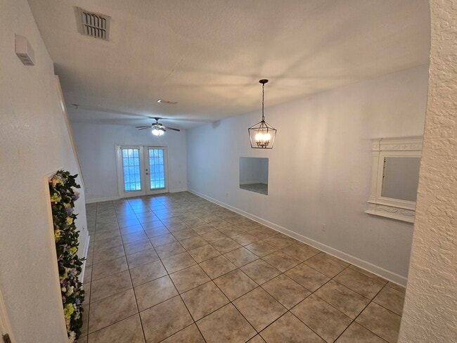 Building Photo - 2508 SW 35th Pl