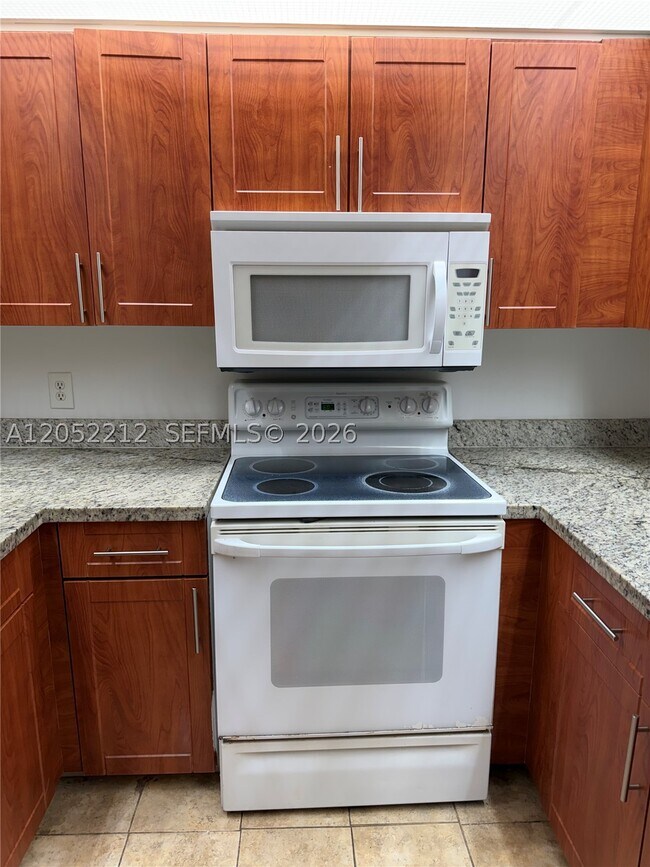 Foto del edificio - 1000 SW 125th Ave
