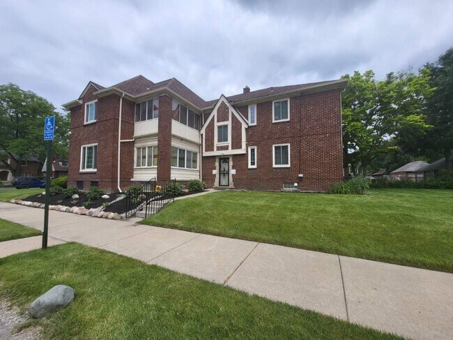 Building Photo - LaSalle