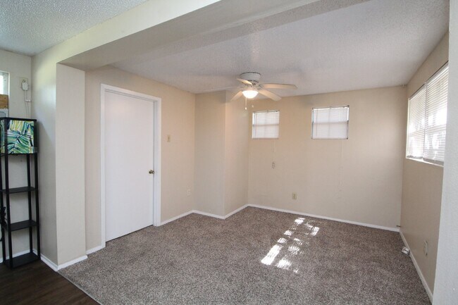 Foto del edificio - Cozy 1BR/1BA Apartment in Southwest Pensac...